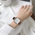 Miniatyrbild 10 av 11: Fashion Damklocka Läderarmband Enkel Elegant Ins Stil Fyrkantig Quartzklocka A One size