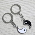 Pikkukuva 3 / 3: Yin Yang Parin Avaimenperä Ying Yang Koriste 2