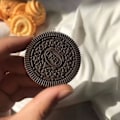 Pikkukuva 1 / 5: TG Cookies Hårneula Simulaatio Hiukset Cool Biscuit Sivuklipsu Pääkoriste Oreo