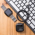 Miniatyrbillede 3 af 5: TG Oplader til Fitbit Versa Sort