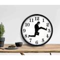 Miniatyrbild 3 av 4: Monty Python Inspirerad Silly Walk Väggklocka Creative Silent Mute Clock Väggkonstpresent Svart