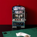 Miniatyrbild 2 av 2: TG Elektronisk Spargris - Spelautomat Multifärgad