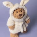 Miniatyrbillede 5 af 5: Jellycat Plys Bartholomew Bjørn Badekåbe Medium - H26 X B12 cm - sebneei
