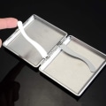 Miniatyrbild 5 av 5: Lädermetall Cigaretthållarfodral 20 vanliga cigaretter
