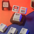 Miniatyrbillede 5 af 5: K04 Klassiske Tastaturhætter Retro Personlighed Lysgennemtrængelige Tastaturhætter 3-i-1 Sød Sort