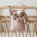 Miniatyrbilde 1 av 2: Hengende oppbevaringspose til barneseng, perfekt for klær, bleier, leker Rosa