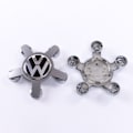 Pikkukuva 2 / 4: Sopii Volkswagen 5-kynsi pyörän navan suojukseen rengaslogolla 135mm (4 kpl) -AD10-