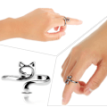 Miniatyrbild 3 av 5: 4 st Stickade Virknålar Loop Ring Metall Öppen Garnguide Justerbar Flätad Snabbare Stickning Tumhållare Tillbehör (Kattstil) -AD10-