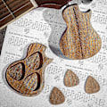 Miniatyrbild 4 av 5: Gitarrträplocklåda med 3 Premium Träplock, Träsamlare Graverad Gitarrplocklåda Klassiska Triangelgitarrplock Gitarrist Musikerpresent