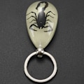 Miniatyrbillede 5 af 5: Glødende Real Insekts Nøglering (Sort)