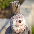 Miniatyrbillede 3 af 5: 2 stk. Mini Plysdyr Søde Pindsvin Nøglering Bilnøgle Taske Håndtaske Charms Vedhæng til Børn Piger