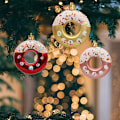 Miniatyrbillede 6 af 8: Juletræspynt med Donut: 4 stk. Donut Festpynt Han Rose Gold
