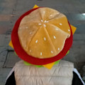 Miniatyrbild 4 av 5: Hamburgerhatt för vuxna, söt rolig realistisk mysig stretchig kostymaccessoar mjuk herr dam snabbmat hamburgerkeps för present (FMY) Yellow One Size