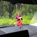 Miniatyrbilde 2 av 5: Deadpool Dukkepynt Nydelig Svingdesign Tegneserie Dekorer Pvc Deadpool Bilhengende Pynt For Bil Mengxi  (FMY) B