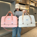 Miniatyrbilde 4 av 5: Luksuriøs Oversized Duffel Bag - Stilig & Slitesterk med Vanntett Rom, Multifunksjonell Bære, Tørr/Vått Separasjon & Praktisk Sidelomme (FMY) Deep Blue