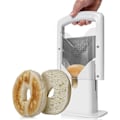 Miniatyrbilde 1 av 5: Kitchen Craft Bagel Slicer og Cutter, Bagel Slicer med Sikkerhetshåndtak Rustfritt Stål Bagel Presisjonskutter Bærbar Muffin Slicer Enkel å (FMY)