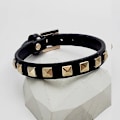 Miniatyrbillede 4 af 5: Armbånd Kvinder Mænd Kunstlæder Wrap Stud/nitter Mode Farve Charm Armbånd Guld Firkantede Nitter Punk Stil Armring (FMY) Red CHINA