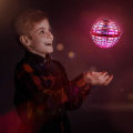 Miniatyrbild 5 av 5: Flygande Bollleksaker, 2021 Uppgraderad Laddningsbar Boomerang Spinner Drone 360° Rotationsflygande Orb Bollleksak Inbyggd LED Mini Orb Drone Flygande (Rosa) (FMY)