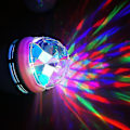 Miniatyrbilde 2 av 5: 3W Automatisk Roterende Krystallkule RGB LED Scene Lys Pære Lampe DJ Disco Party - du (FMY)