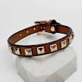 Miniatyrbillede 5 af 5: Armbånd Kvinder Mænd Kunstlæder Wrap Stud/nitter Mode Farve Charm Armbånd Guld Firkantede Nitter Punk Stil Armring (FMY) Red CHINA