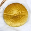 Miniatyrbilde 2 av 9: Rund Puff Tatami Pute Gulvputer Sittepute Pyntepute Sittepute Hjem Sofa Tatami Pute Yellow