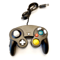 Pikkukuva 1 / 2: Wii- ja Gamecube-yhteensopiva käsiohjain, jossa on värinää