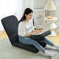 Pikkukuva 6 / 7: Ergonominen lattiatuoli, jossa on teräsrunko ja pehmeä pehmuste