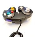 Pikkukuva 2 / 2: Wii- ja Gamecube-yhteensopiva käsiohjain, jossa on värinää