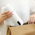 Pikkukuva 3 / 3: Termospullo, jossa vesi kiehuu ja digitaalinen näyttö