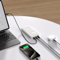 Pikkukuva 2 / 3: Joyroom Powerbank 10000mAh 2.4A 2xUSB, 1xUSB-C - Valkoinen