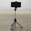 Pikkukuva 4 / 6: Maxlife Selfie Stick jalustalla - Musta