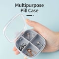 Miniatyrbillede 4 af 5: Bærbar 4-rums Multifunktionel Vandtæt Pilleorganisator (Hvid) white