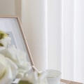 Miniatyrbilde 3 av 4: Linen-teksturerte lysfiltrerende gardiner med termisk isolasjon - sett med vindubehandling