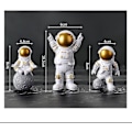 Pikkukuva 5 / 5: 4 kpl Astronaut-hahmoja, Ulkoavaruuskakku Koristeet Miniatyyri Astronaut Lelut (tähti)