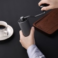 Miniatyrbilde 2 av 3: Chestnut C3 Manuell Kvern for Kaffe, Inngangsnivå Espresso Håndkvern, Flere Malingsnivåer for Espresso Maskin, Håndbrygg, French Press, V60