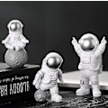 Pikkukuva 4 / 5: 4 kpl Astronaut-hahmoja, Ulkoavaruuskakku Koristeet Miniatyyri Astronaut Lelut (tähti)