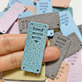 Miniatyrbild 3 av 5: 50 st Handgjorda PU-Läder Etiketter Handgjorda Med Kärlek PU-Etiketter Konstläder Sy På Etiketter Dekorationer