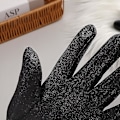 Miniatyrbillede 4 af 5: Fashion Efterår Og Vinter Kvinders Varme Plus Fløjl Vindtætte Ridehandsker Kold Touch Screen Søde Split Finger Plys Handsker (1 sæt, Grå)