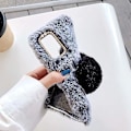 Miniatyrbillede 5 af 5: Kompatibel med iPhone 13 Pro Max Fuzzy Fluffy Etui til Kvinder Piger 3D Sød Pels Plys Hjerte Bling Diamant Bue Varm Glat Pels Hår Design Blød Rubbe