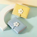 Miniatyrbillede 3 af 5: Dame og Pige Tegnebog Sød Blomst Tri-Fold Tegnebog PU Læder Pung Slank Kort Tegnebog Lille Trifold Kontanter Kort Holder Taske (Z-Gul)