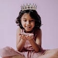 Pikkukuva 3 / 5: Prinsessan kruunut ja tiarat pienille tytöille - Kristalliprinsessan kruunu, syntymäpäivä, prom, naamiaiskosketus, kuningattaren strassitriarat