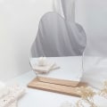 Miniatyrbilde 3 av 5: Akryl Sminke Speil Rammeløs Dekorativ Toalettspeil Sminke Uregelmessig Form Med Trebase For Soverom, Stue Og Minimalistiske Rom