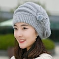 Miniatyrbilde 2 av 2: Kvinners Beanies Vinterhatter Kvinner Mote Kvinner Blomster Strikket Heklet Lue Vinter Varm Lue Beret Kvinner Hatter Vinter Varm
