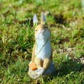 Miniatyrbillede 2 af 4: Miniature Fe-Havefigur til Fe-Have - Mini Taske Kanin Statue