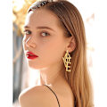 Miniatyrbillede 2 af 5: Heyone Simple Punk Kærlighedsbrev Store Lange Dangle Øreringe Mode Engelsk Alfabet Kærlighed Hjerteform Dangle Stud Øreringe