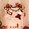 Miniatyrbillede 5 af 5: 2 stk. Burlap kæledyr jule strømper Buffalo Plaid store fisk formet bue kæledyr jule strømper til juletræ hjem fest dekorationer