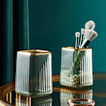 Miniatyrbillede 2 af 5: 2-delt makeupbørsteholder-arrangør, akryl guld makeupbørsteholderbeholder til badeværelsesbordplader, børsteholder makeupkopper