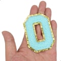 Miniatyrbild 3 av 5: Engelska bokstaven O strykjärnsapplikationer lagningslappar alfabet sömnadsapplikationer klädmärken, med guldglitterkant, självhäftande baksida (blå O)OBlå