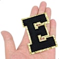 Pikkukuva 3 / 5: Englannin kielen kirjain E - Silitysmerkit Aakkoset Ompelemissovellukset Vaatteiden merkit, Kultaisella glitter-reunuksella, Liima-taustatarra（Musta E）EBlack