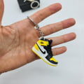 Miniatyrbillede 4 af 4: Mini Sneaker Nøglering, Unisex Sports Sko Nøglering, Cool Nøglering til Gaver